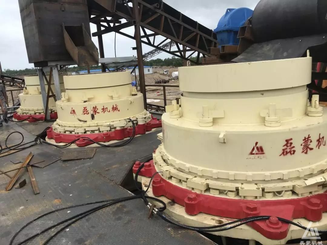 磊蒙機(jī)械柬埔寨成套精品骨料生產(chǎn)線已調(diào)試成功開(kāi)始投產(chǎn)