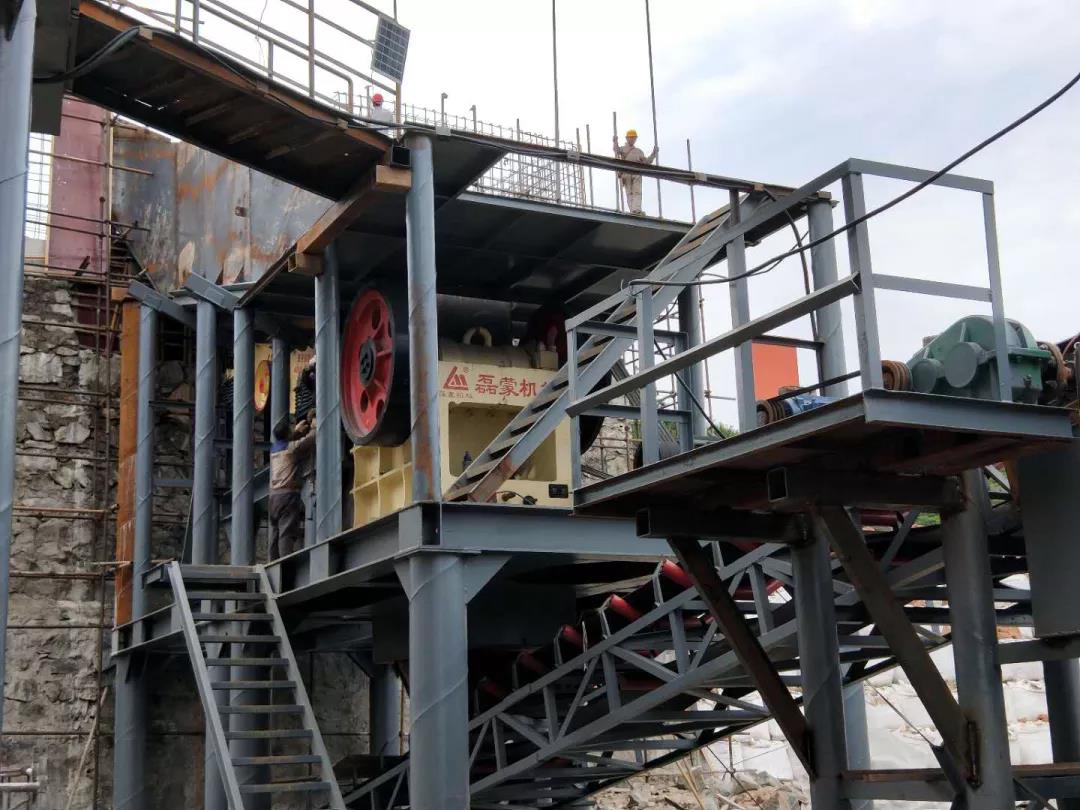 動態(tài)丨磊蒙集團湖北鵝卵石制砂項目進入安裝